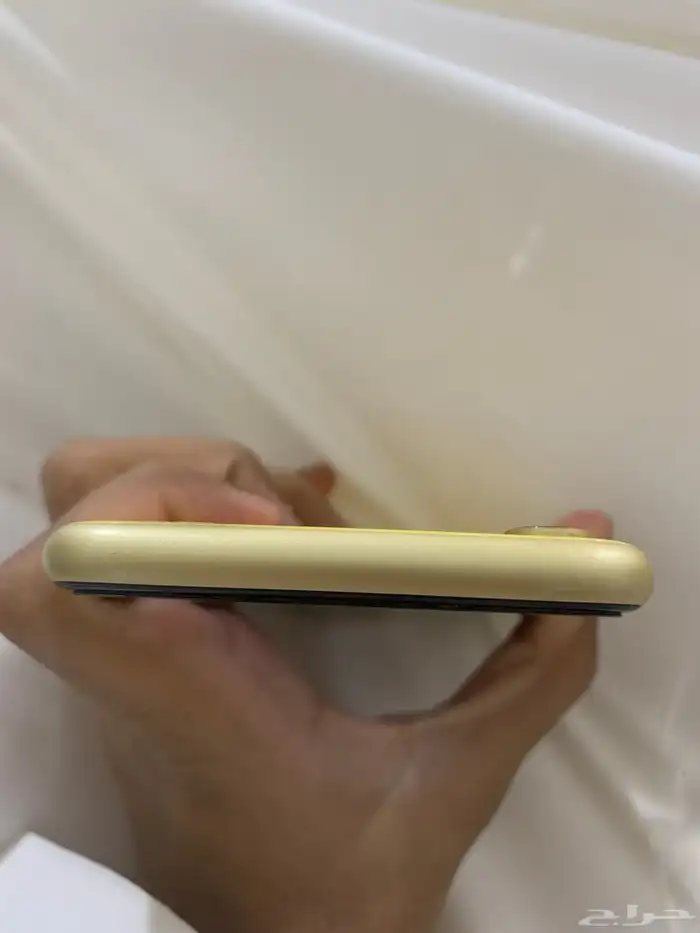 آيفون اكس ار 4