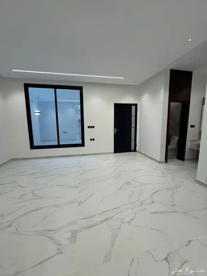 دور ارضي مساحه مميزه حي الجنادريه 9