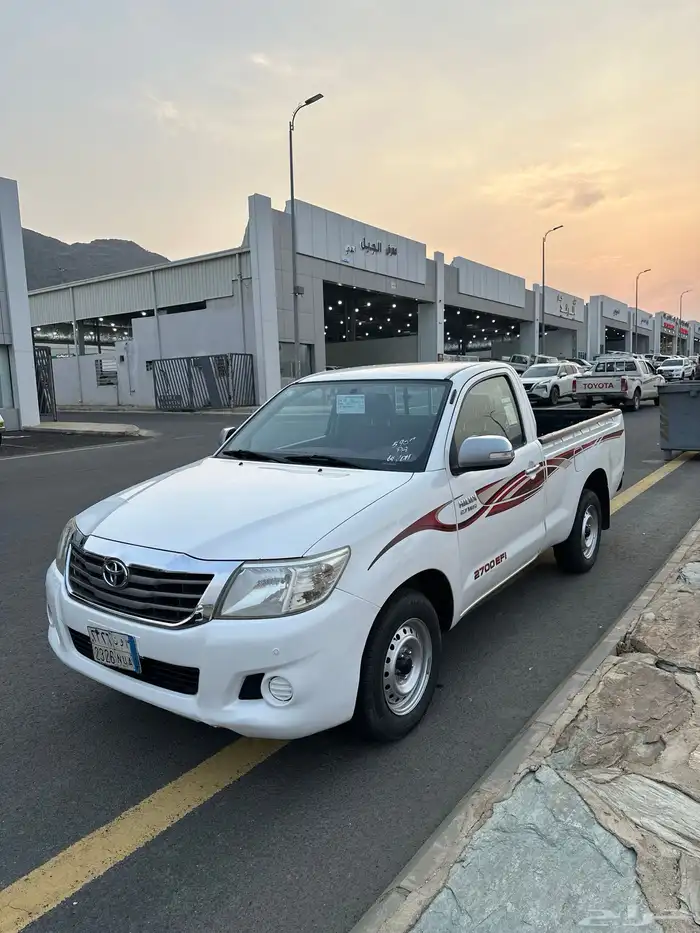 هايلوكس 2015 بنزين فل كامل ماشي 605 محايل عسير 3