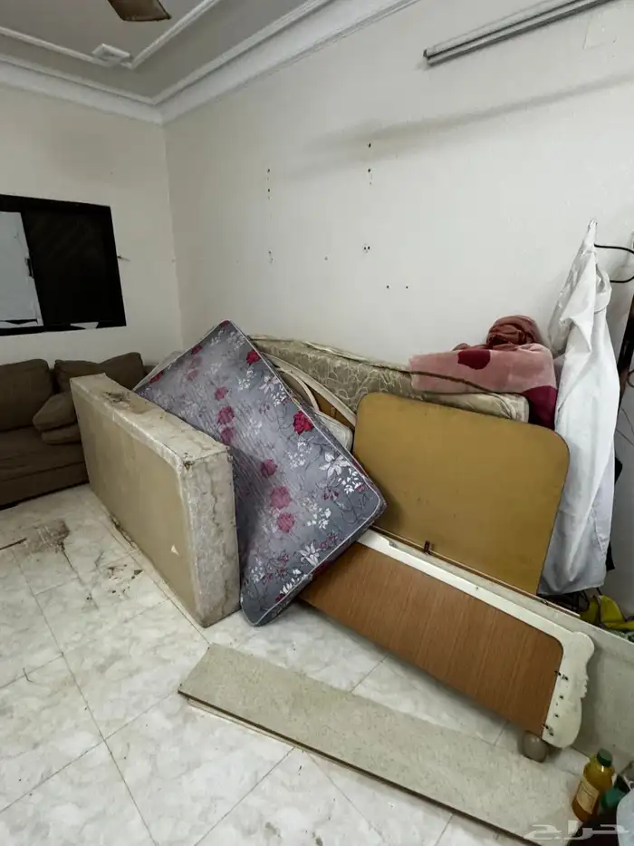 اثاث مستعمل للبيع سرير   أنتريه 5 قطع 0