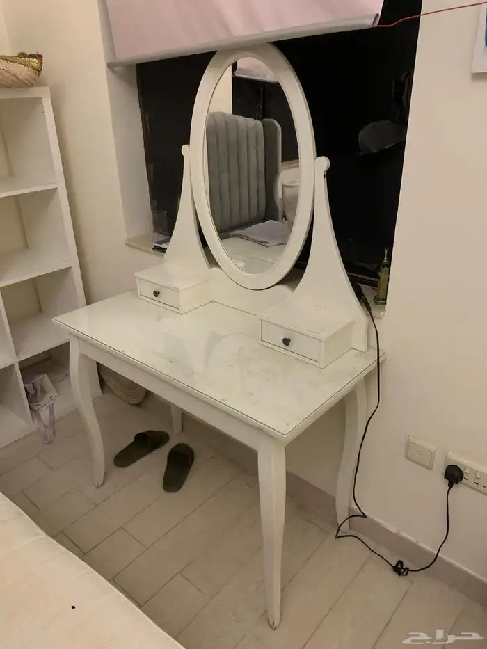 طاولة - تسريحة 0