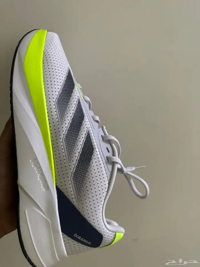 شوز اديداس ابيض 1