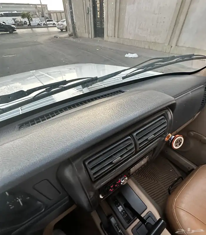 شيروكي ابيض 2001 خليجي ستاندر 16