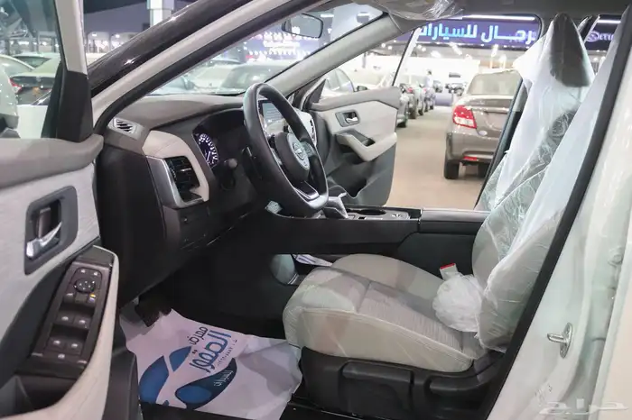 نيسان اكس تريل ستاندر 5 راكب موديل 2025 بسعر 94.300 6