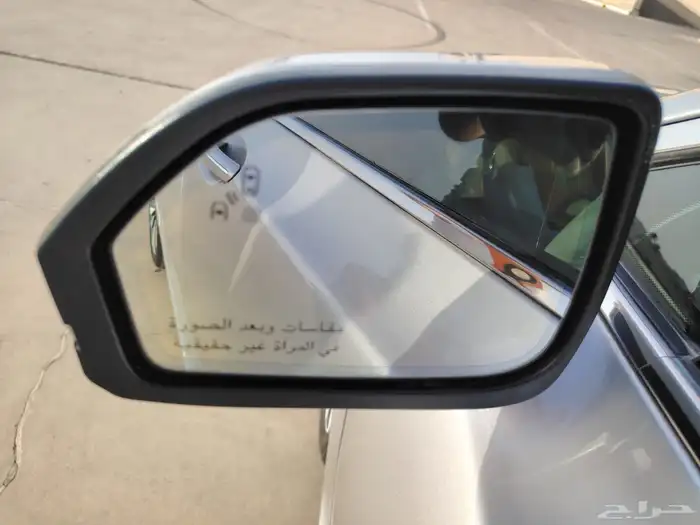 فورد لينكولن نظيف للمستخدم 4 سلندر للبيع اوالبدل ب7 راكب 11