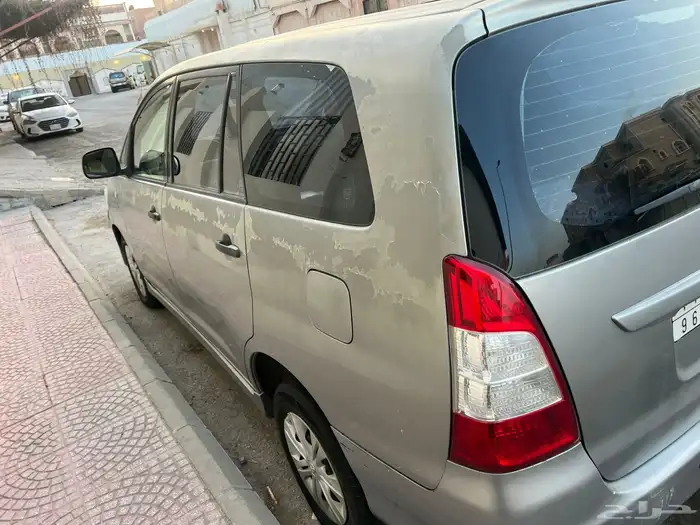 للبيع تيوتا انوفا موديل 2015 0