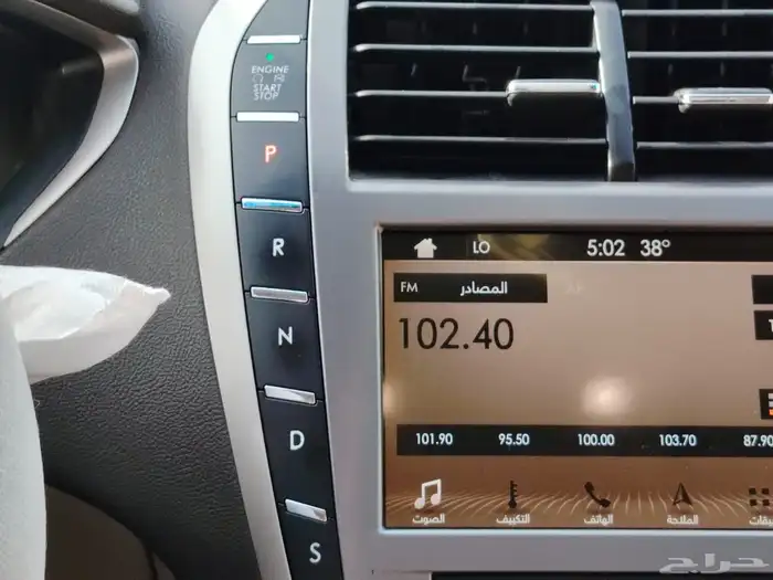 فورد لينكولن نظيف للمستخدم 4 سلندر للبيع اوالبدل ب7 راكب 26