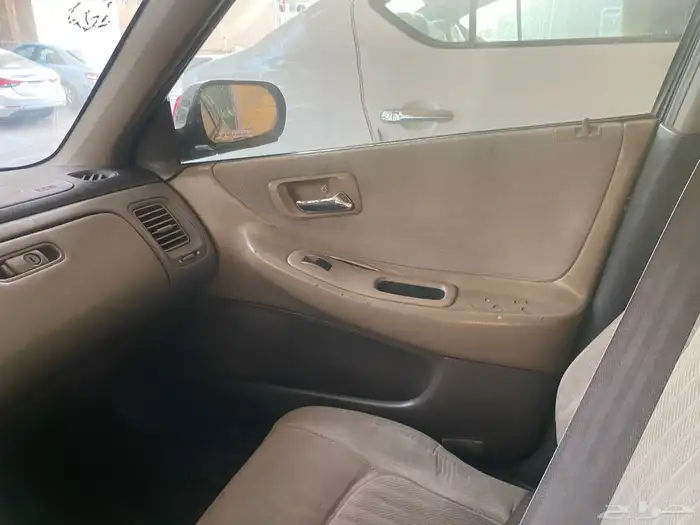 للبيع قطع هوندا اكورد 8