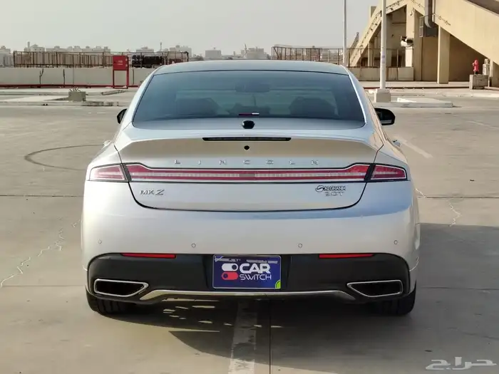 فورد لينكولن نظيف للمستخدم 4 سلندر للبيع اوالبدل ب7 راكب 5