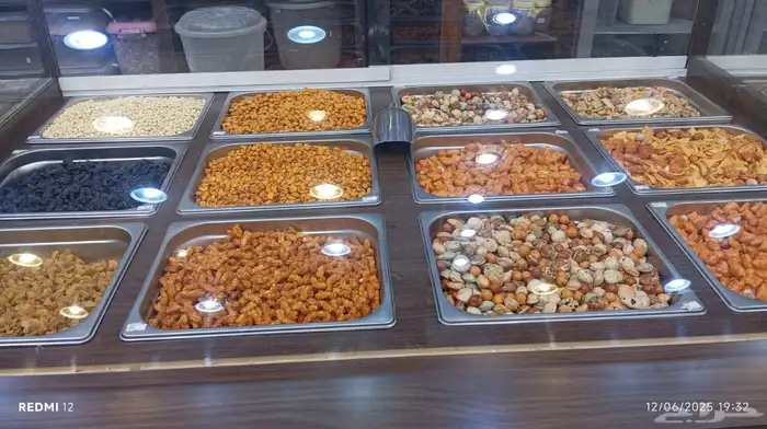 عطارة متكاملة في موقع مميز بجدة حي المنار 9