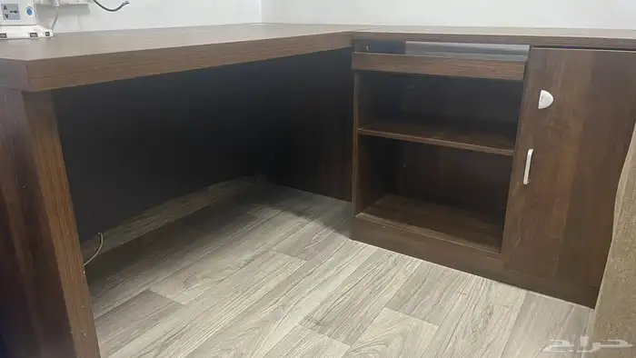 مكتب و كراسي مستعمل للبيع 2