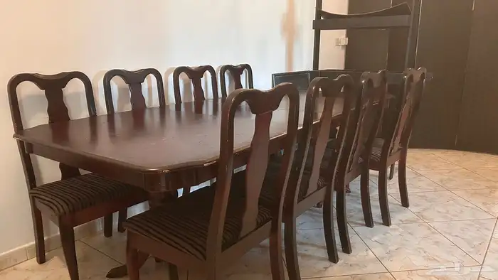طاولة طعام 2