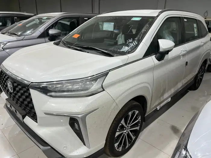 تويوتا فيلوز GLX 2025 جميع الالوان كاش واقساط 3