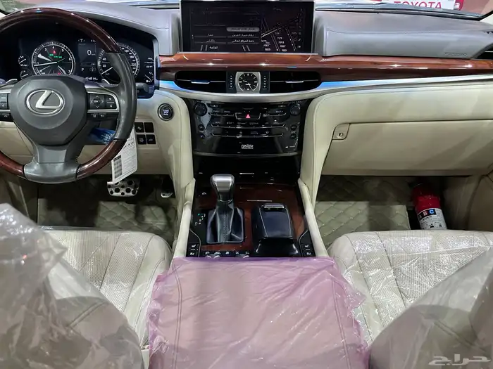 للكزس LX570 بريمي بلاك ايديشن 2020 14
