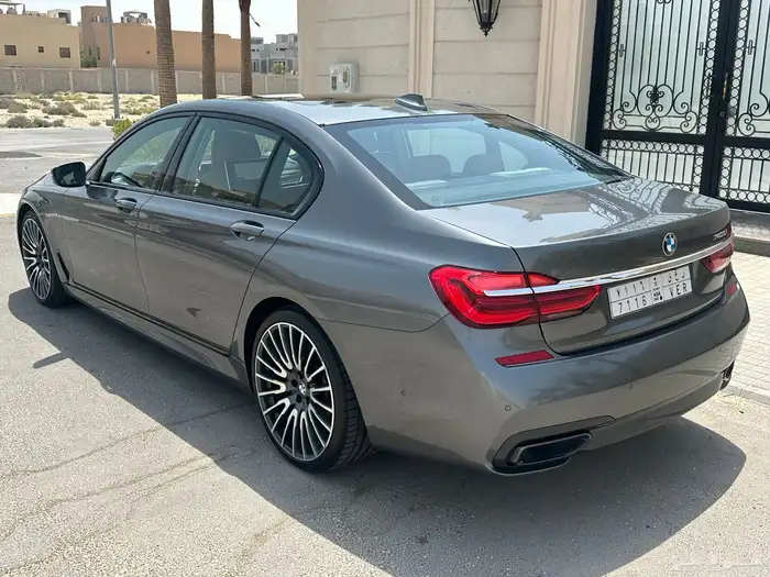 بي ام دبليو 740BMW 2018 سعودي الناغي للسيارات 7