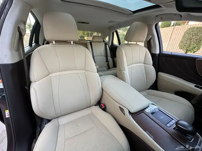 لكزس LS350 موديل 2018 عبداللطيف جميل بدي وكاله 17