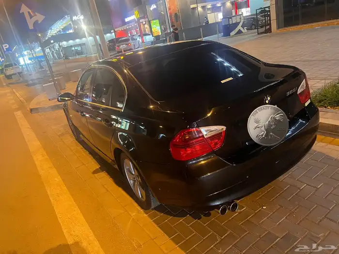 سيارة BMW 325i موديل 2007 للبيع 4
