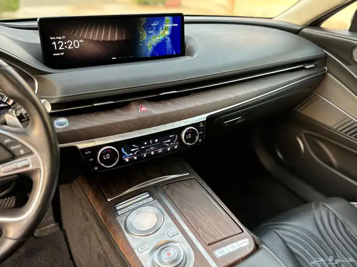 جينسس G80 رويال بلس قمة النظافة بحالة الجديد 43