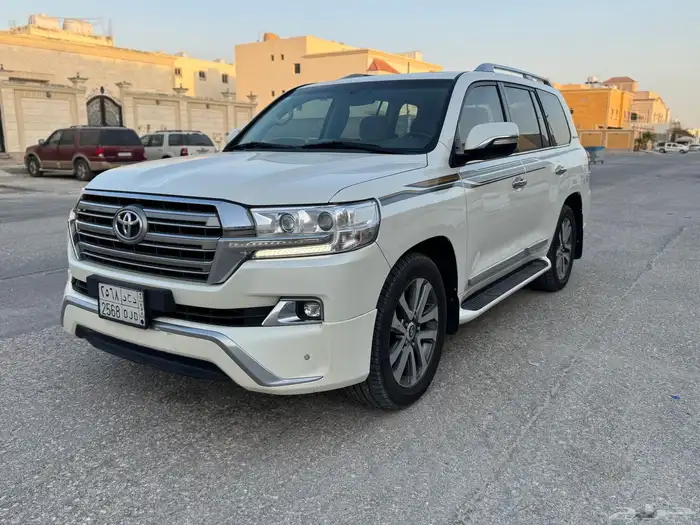 للبيع VXR موديل 2017 . 5 7 1