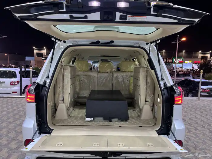 للكزس LX570 بريمي بلاك ايديشن 2020 6