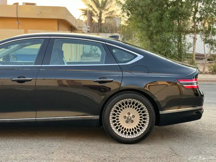 جينسس G80 رويال بلس قمة النظافة بحالة الجديد 13
