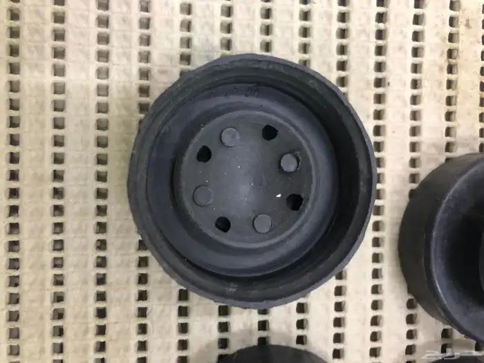 غطاء قربة موية رديتر جمس وشفر 84-87 وتركب لاغلب الكلاسيك 2