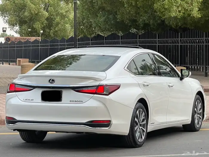 لكزس-ES300h-2022(ممشي63الف) 15