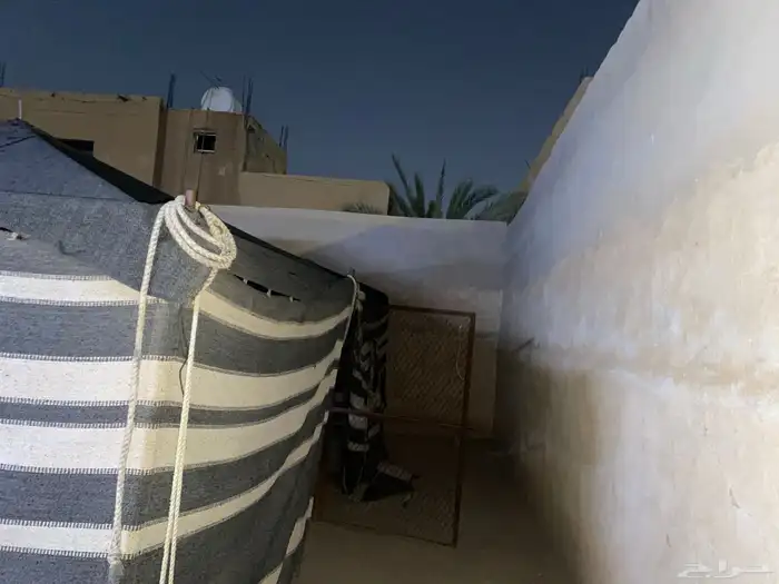 بيت شعر مقس 4 4 سبب البيع مابيه لاحد يجي الاصامل 1