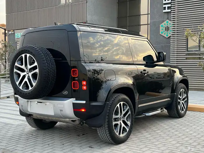 رنج روفر ديفندر 2023  متوفر نظام دفعتين واقساط على البنوك 6