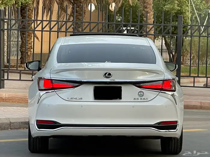 لكزس-ES250-2023(ممشي42الف)بحاله الوكاله 14
