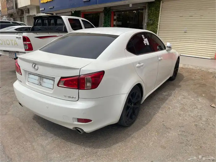 لكزس IS300 ارنوب 2013 5