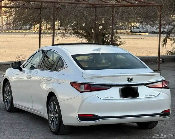 لكزس ES300h 2023 ممشى (58) الف 4