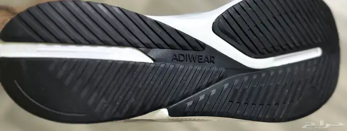 شوز اديداس ابيض 4