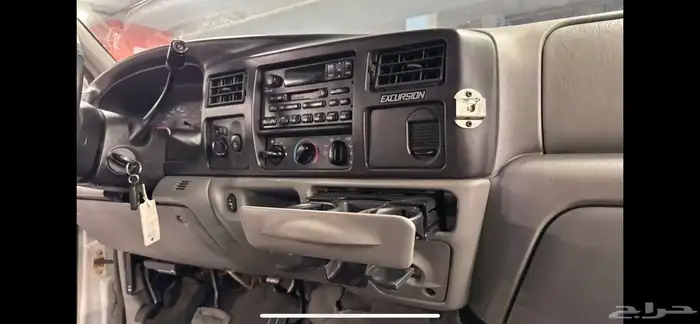 فورد اكسكيرجن مخزن ford excursion 2005 19