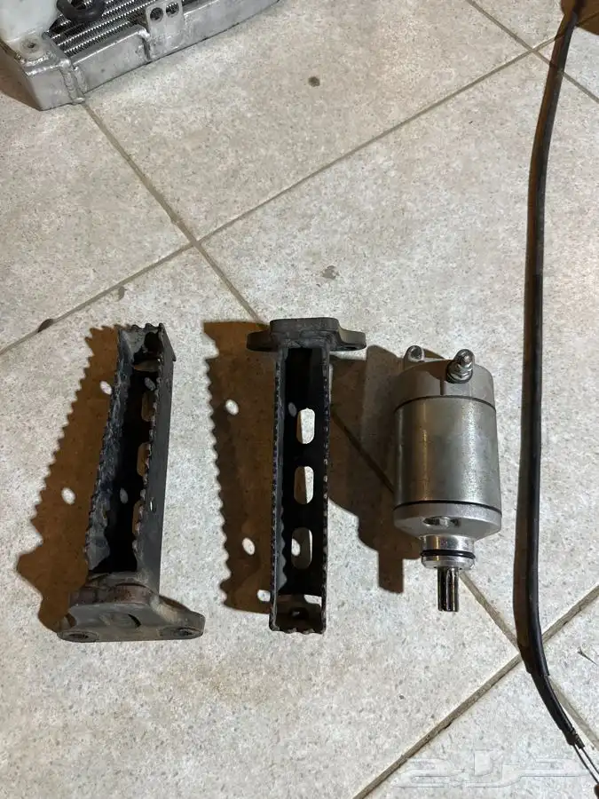 قطع دباب زد 400 2