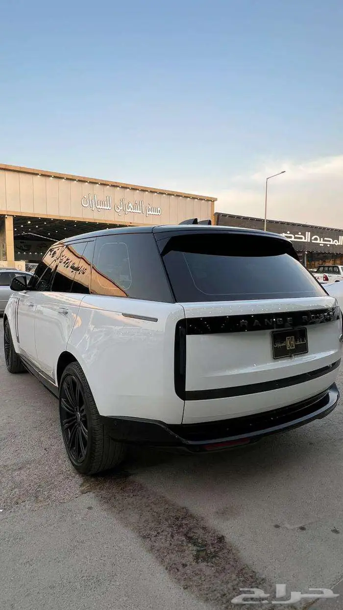 لاند روفر موديل 2022 - معرض خلف للسيارات 19