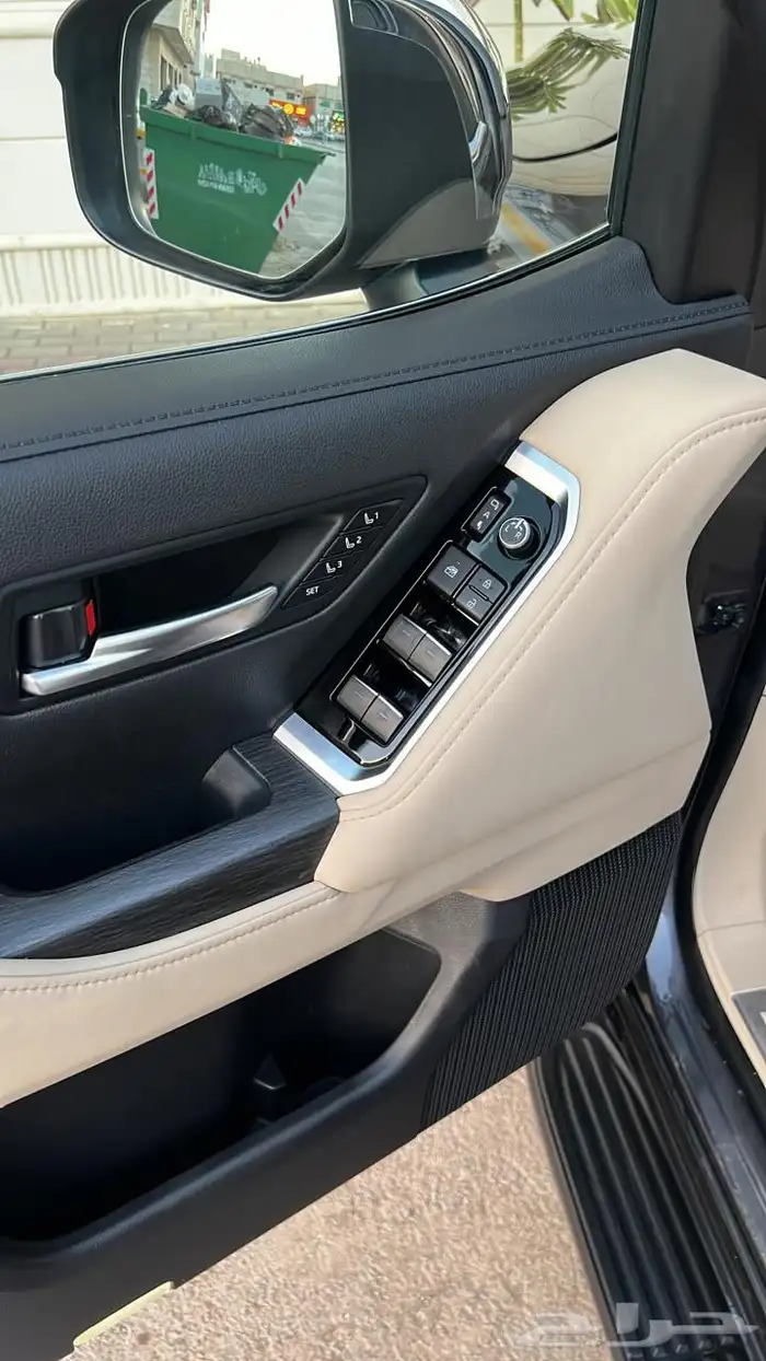 لاندكروزر VXR 2023 وكالة 16