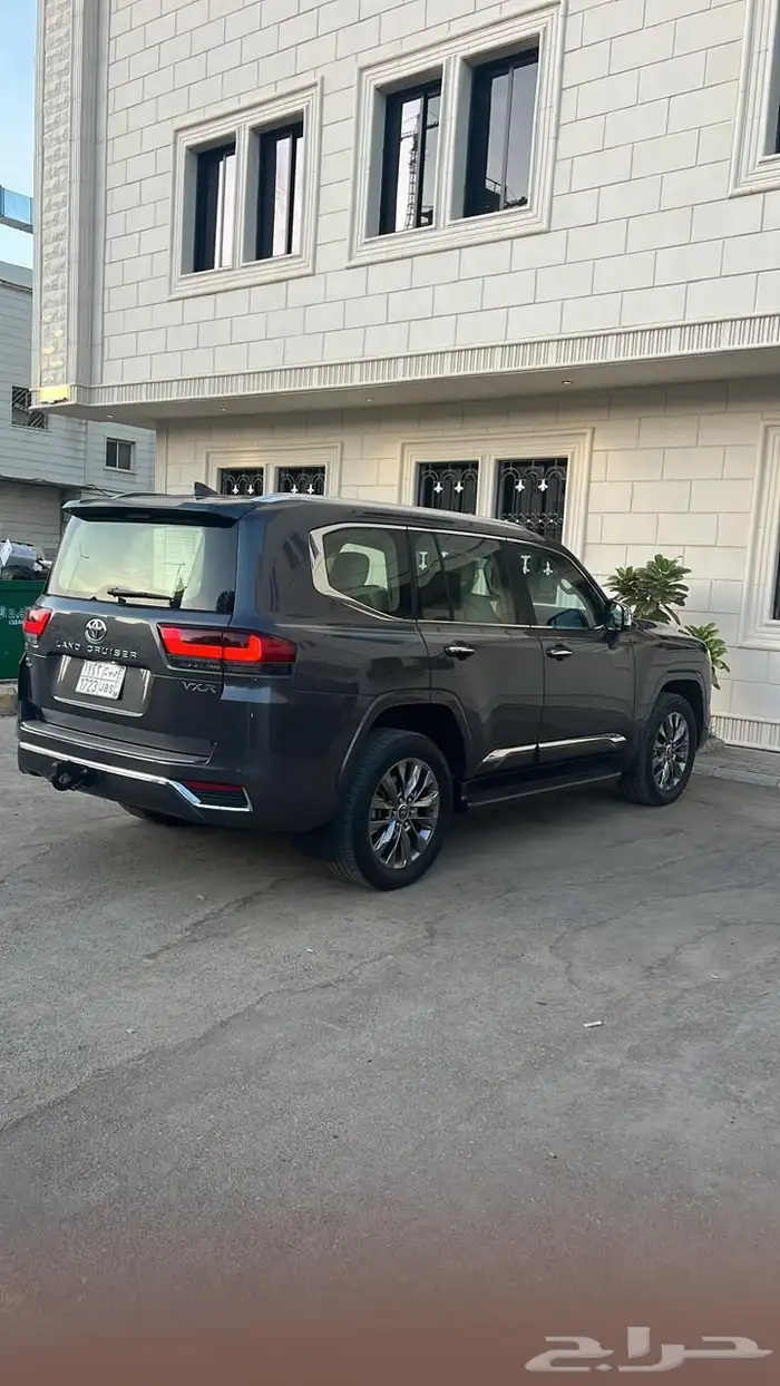 لاندكروزر VXR 2023 وكالة 5