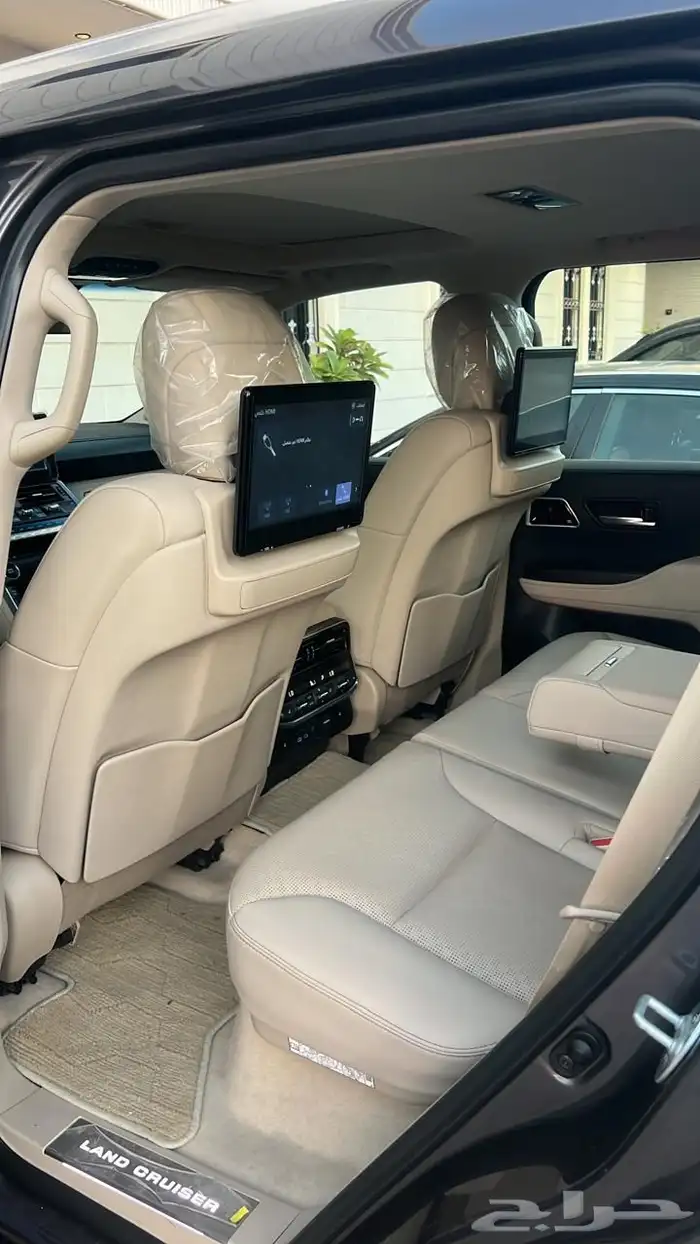 لاندكروزر VXR 2023 وكالة 11