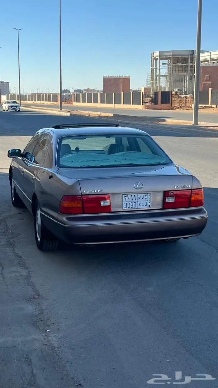 لكزس 2000 ال اس 4