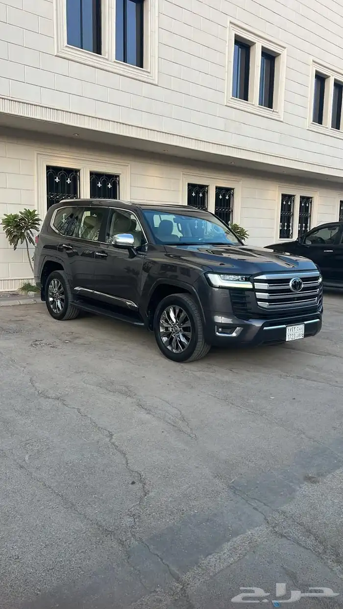 لاندكروزر VXR 2023 وكالة 1