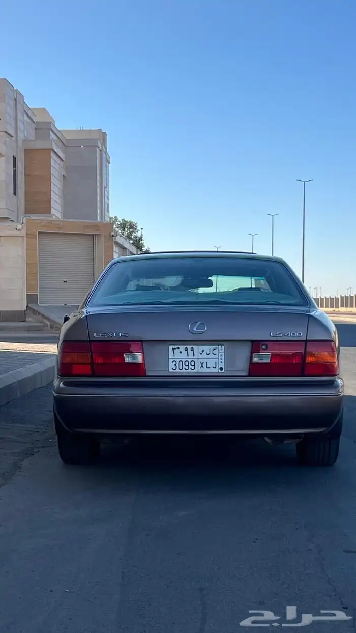 لكزس 2000 ال اس 9