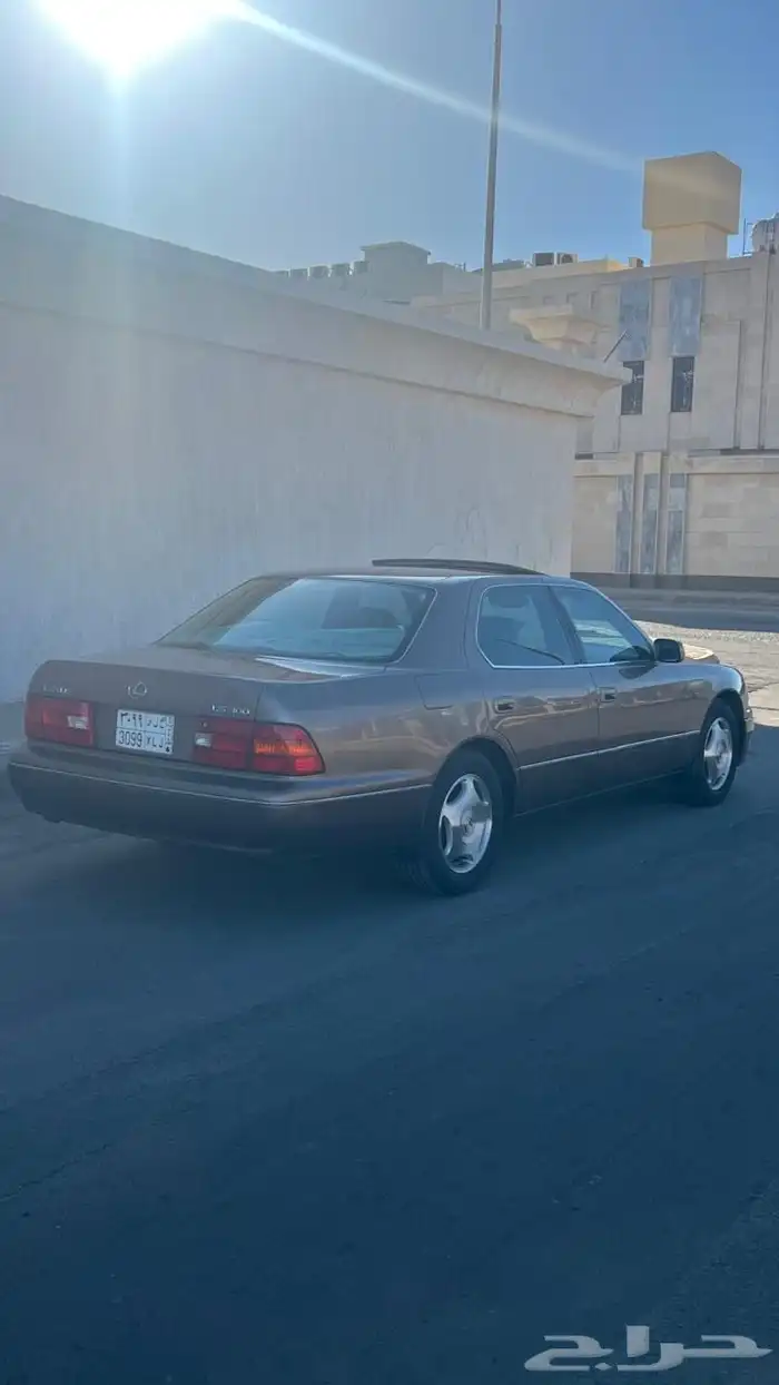 لكزس 2000 ال اس 8