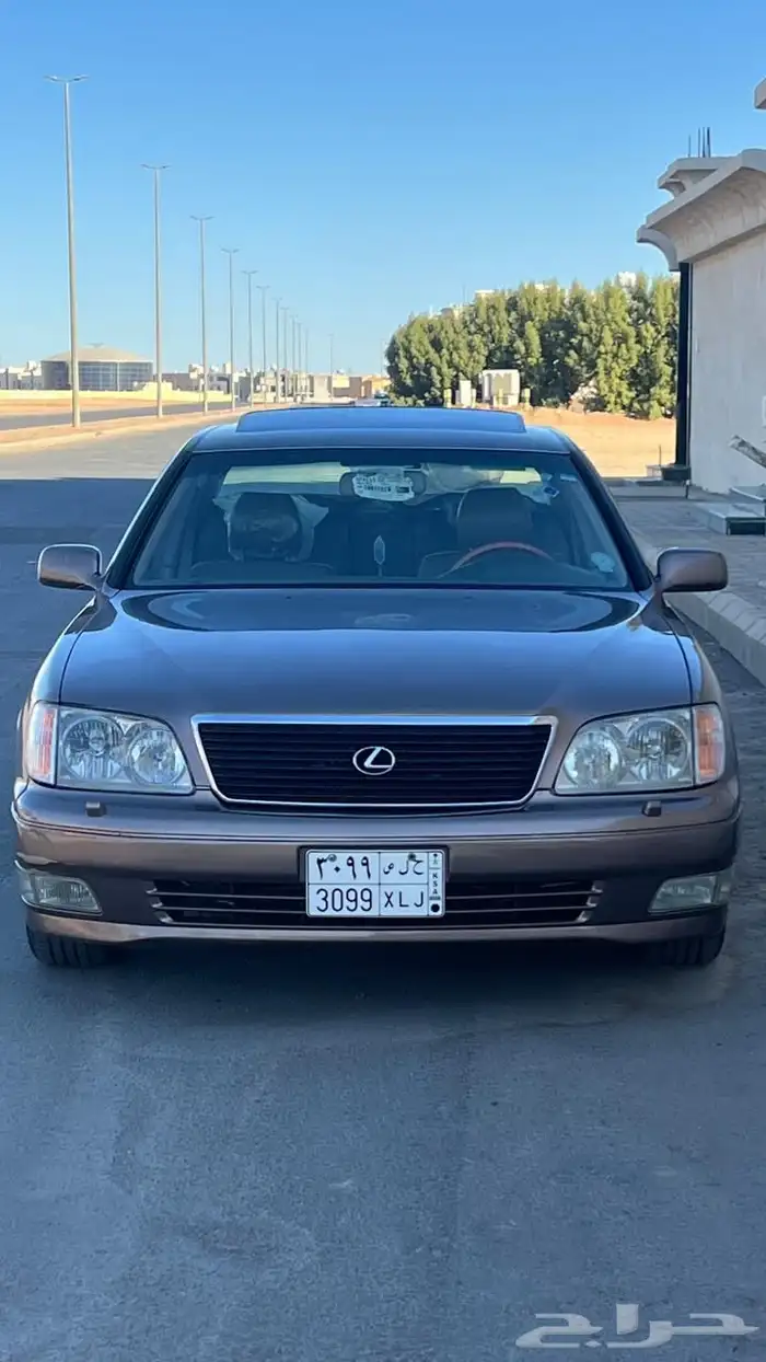 لكزس 2000 ال اس 0