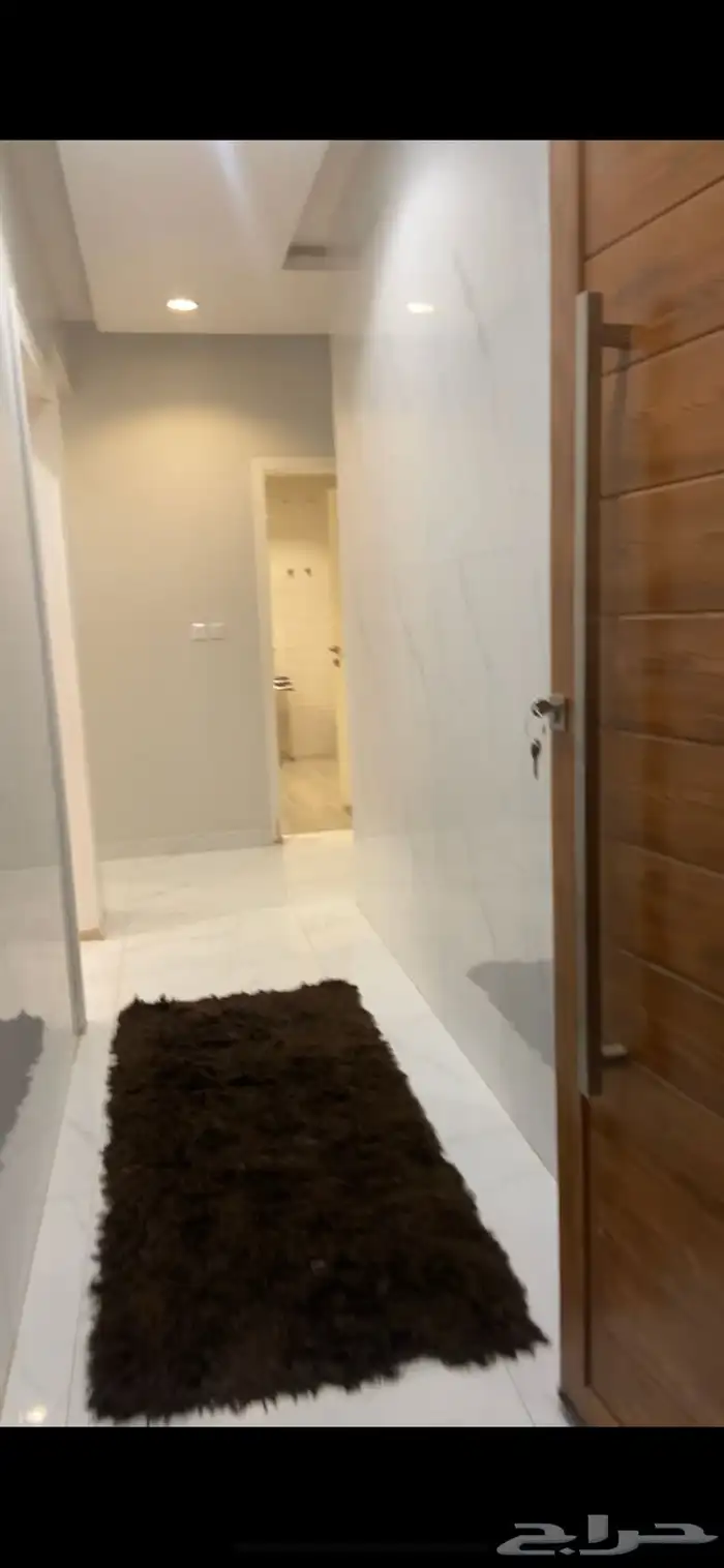 اثاث كنبات وطاولات وقطع فرش 2