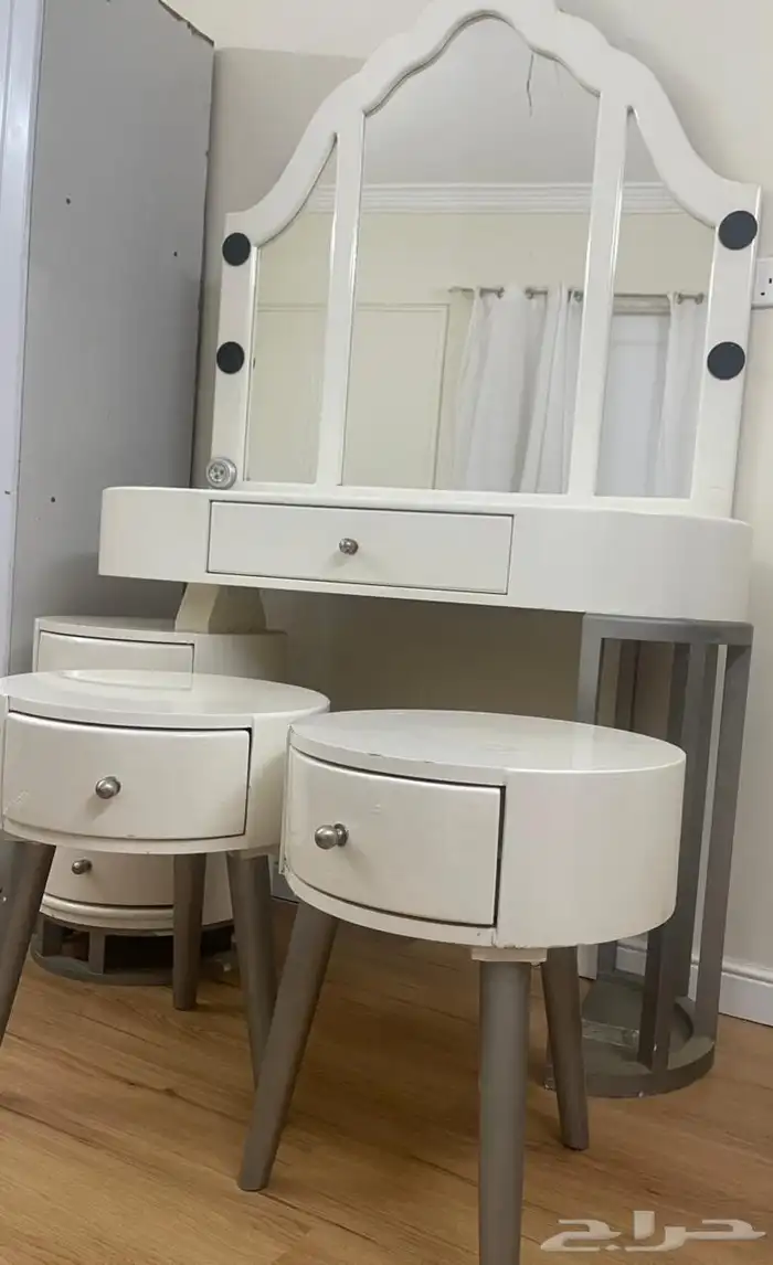دولاب وتسريحه 0