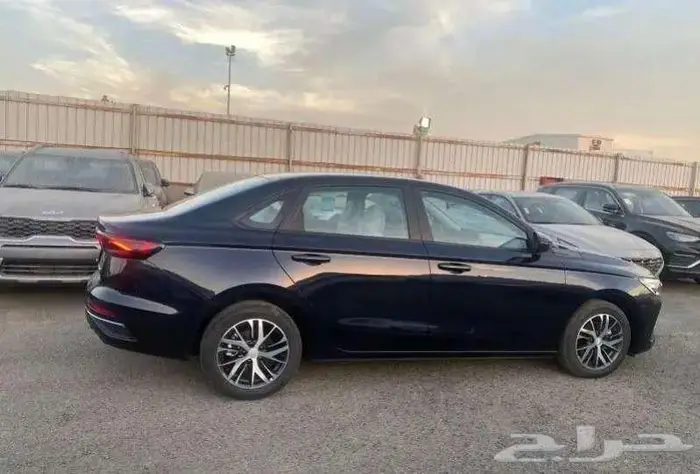 جيلي امجراند نص فل 2024- قير اتوماتيك اصفار 5