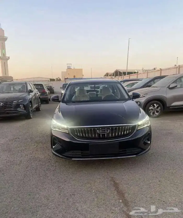 جيلي امجراند نص فل 2024- قير اتوماتيك اصفار 3