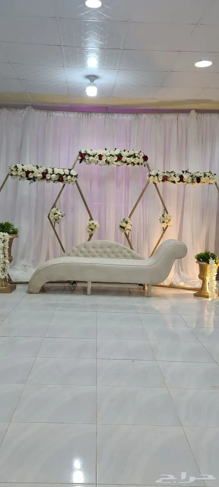 بيع كوشات وطاولات استقبال 12