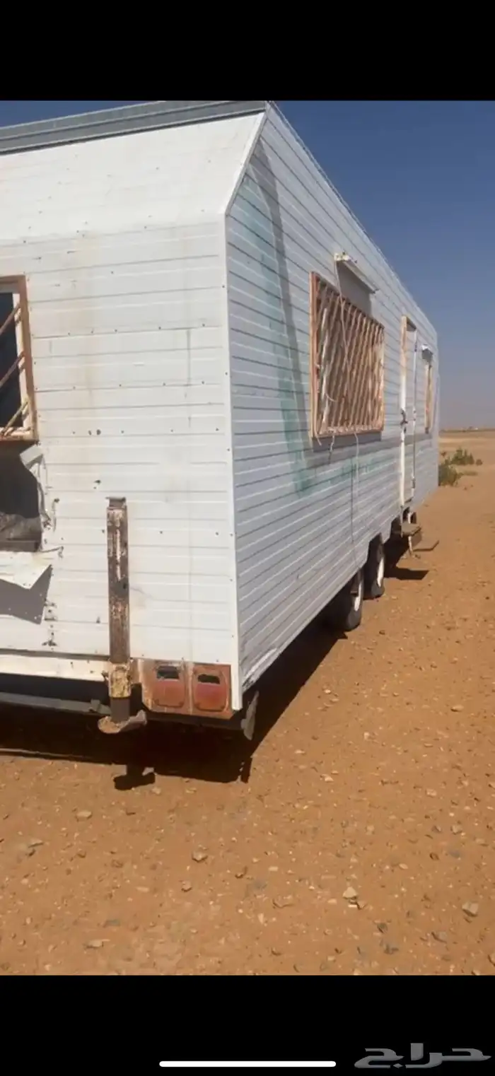 كرفان للبيع يحتوي على غرفة نوم وغرفة 3